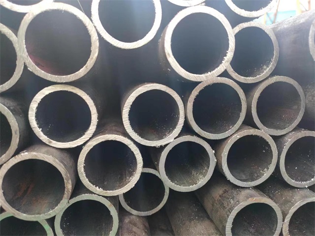 万宁10#结构用无缝钢管