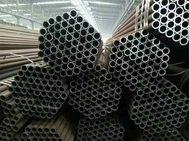 万宁20#石油裂化用无缝钢管